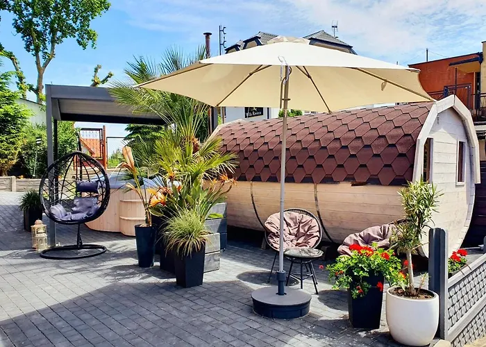 Monika Bed and Breakfast 4*